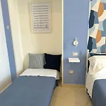 Neapolis 4* נאפולי