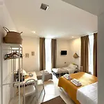 Neapolis 4* נאפולי